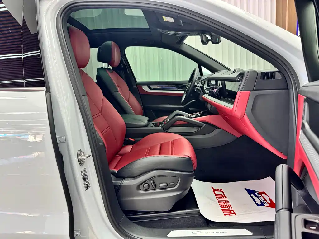 Porsche Cayenne — миниатюра 19