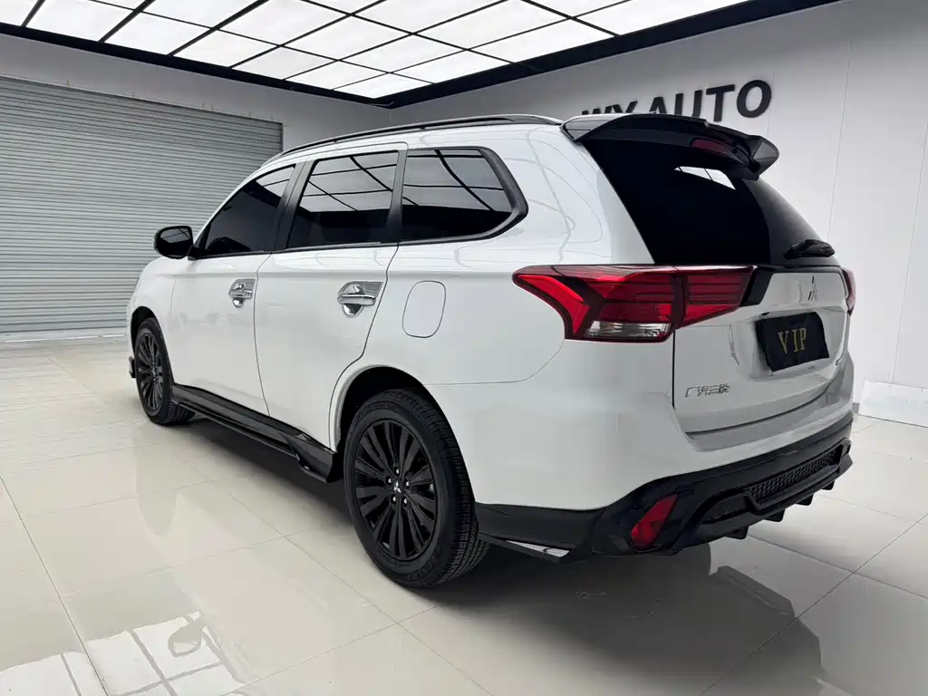 Mitsubishi Outlander 2021 2.0L 5 мест