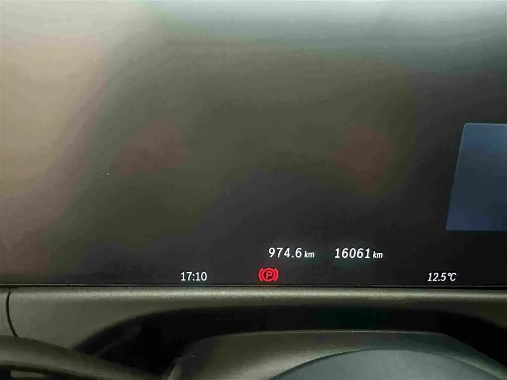 Mercedes-Benz E-Class — миниатюра 7