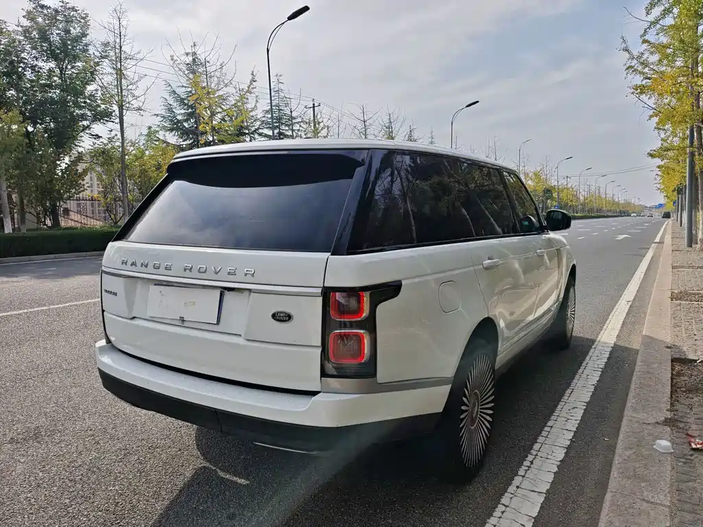 Land Rover Range Rover — миниатюра 5