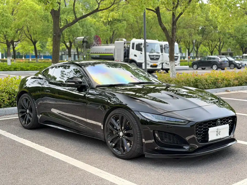 Jaguar F-Type 2022 P300 R-DYNAMIC BLACK