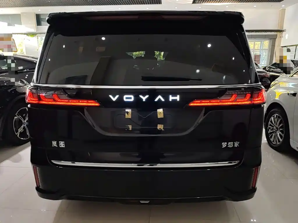 VOYAH Dreamer — миниатюра 6