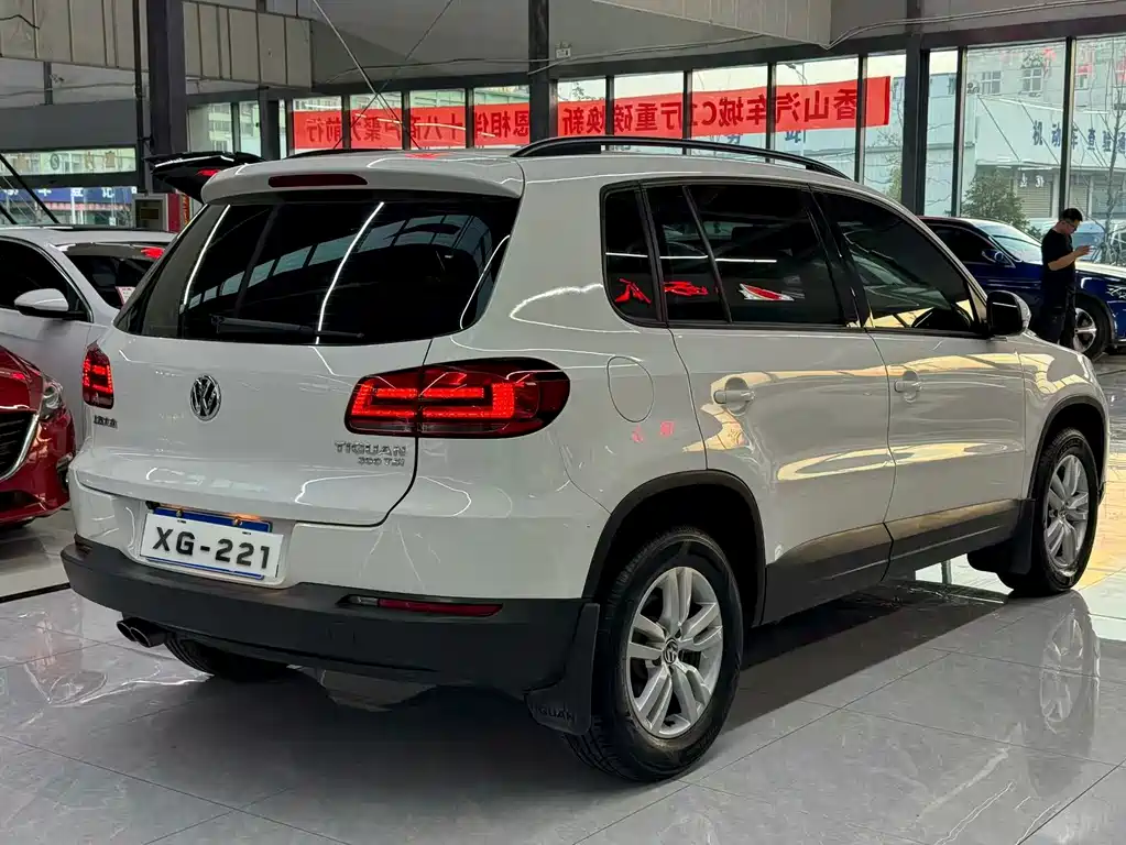 Volkswagen Tiguan — миниатюра 8