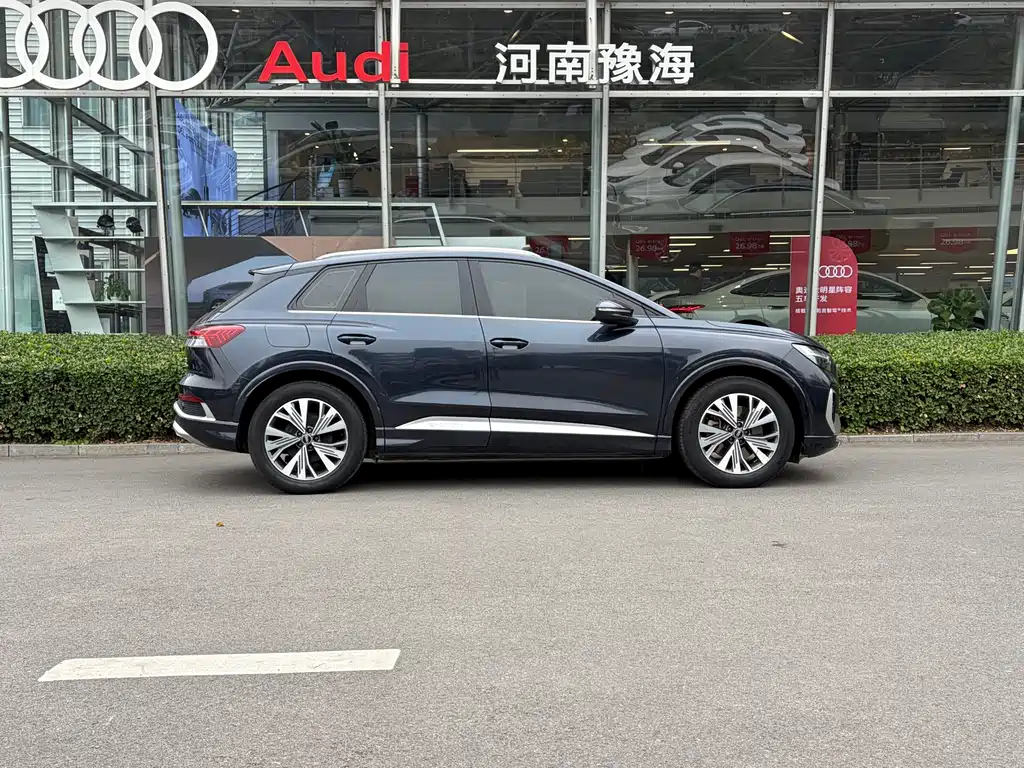 Audi Q4 e-tron — миниатюра 3