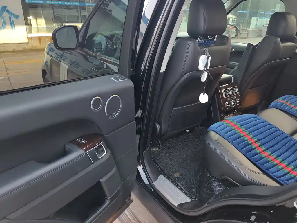 Land Rover Range Rover — миниатюра 9
