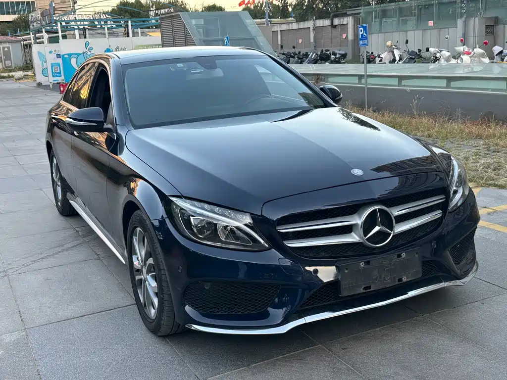 Mercedes-Benz C-Class — миниатюра 3