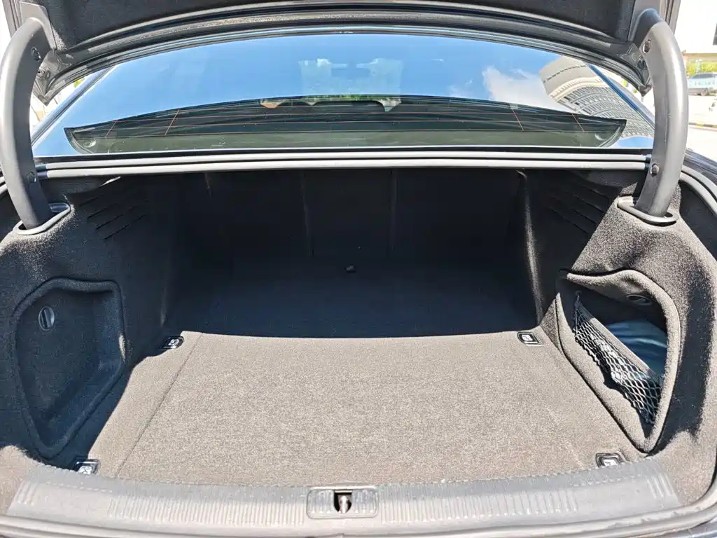 Audi A4L — миниатюра 27