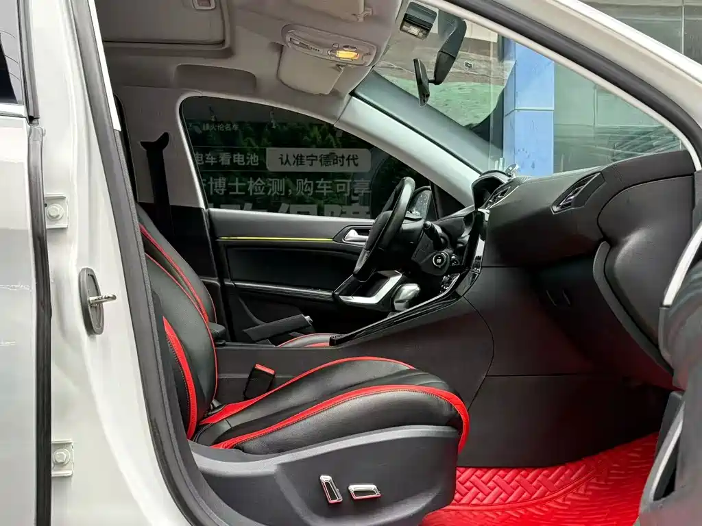 Peugeot 308 — миниатюра 5