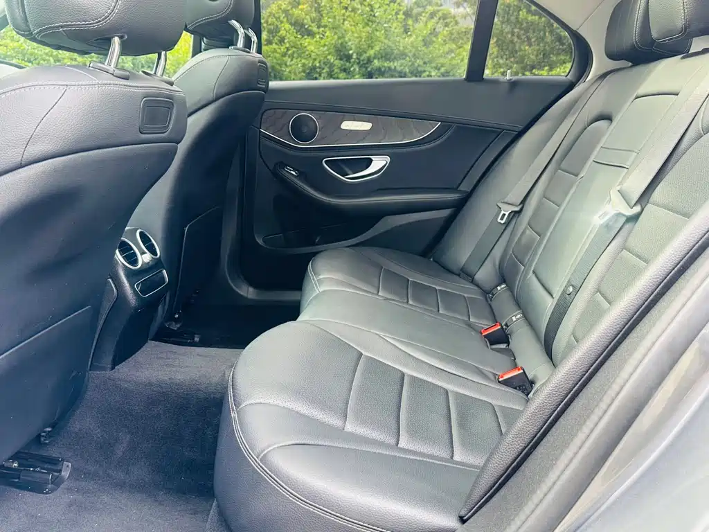 Mercedes-Benz C-Class — миниатюра 11