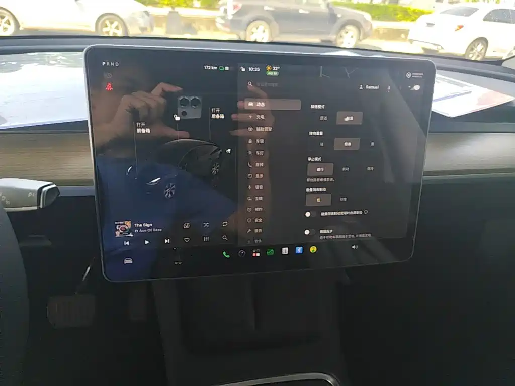 Tesla Model Y — миниатюра 13