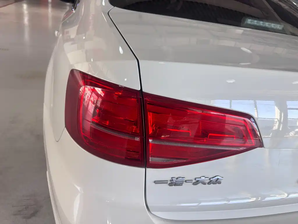 Volkswagen Sagitar — миниатюра 18