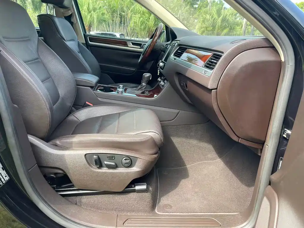 Volkswagen Touareg — миниатюра 11