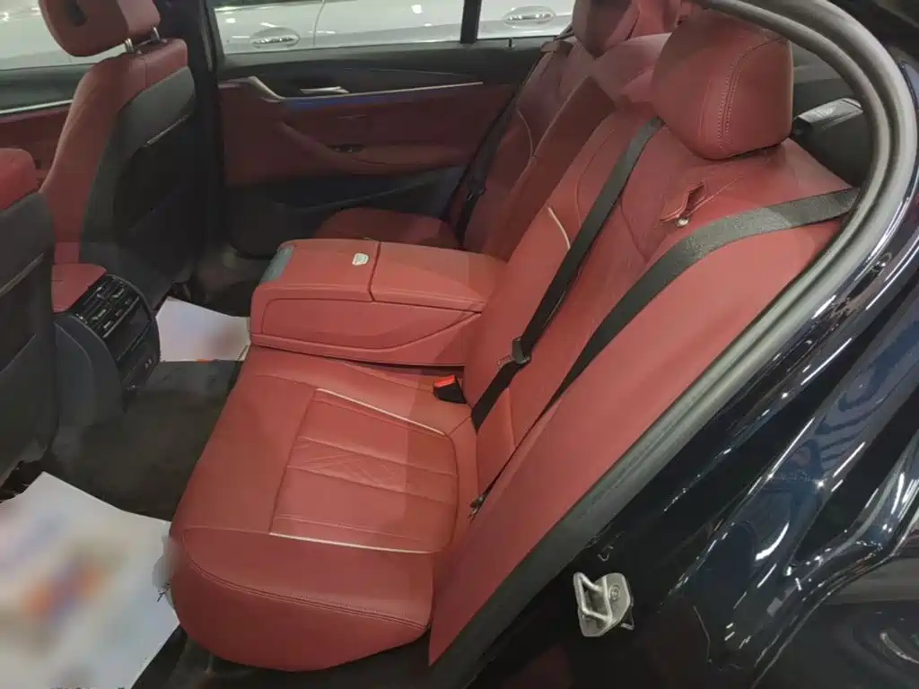 BMW 5 Series New Energy — миниатюра 17