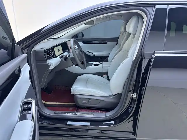 Leapmotor Leapmotor C01 — миниатюра 12