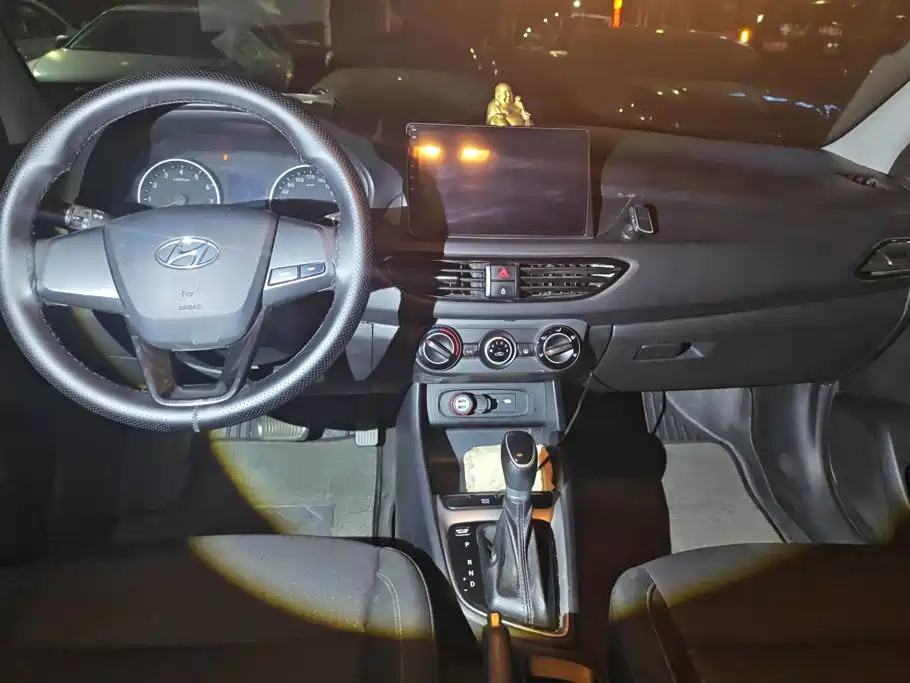 Hyundai Elantra — миниатюра 16