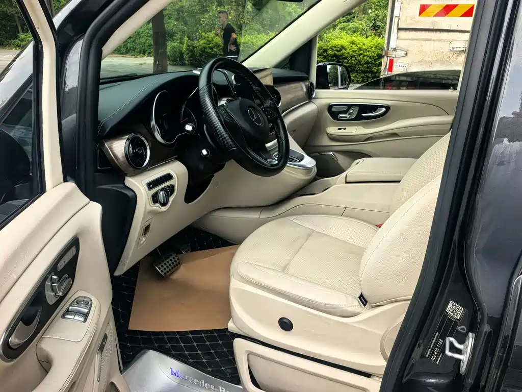 Mercedes-Benz V-Class — миниатюра 10