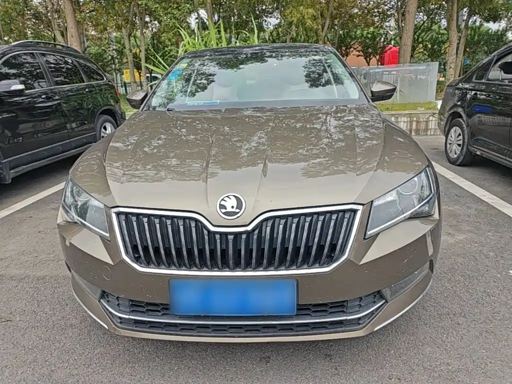 Skoda Superb — миниатюра 3