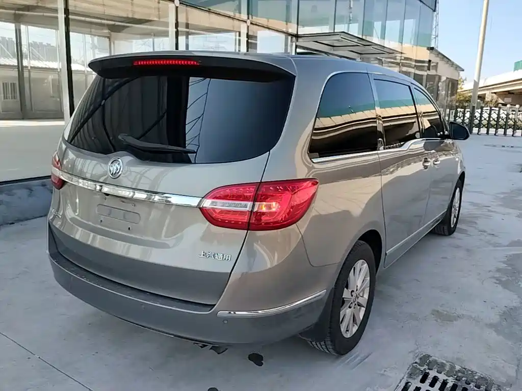 Buick GL8 — миниатюра 7