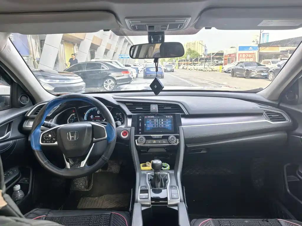 Honda Civic 2016 220TURBO MT Luxury