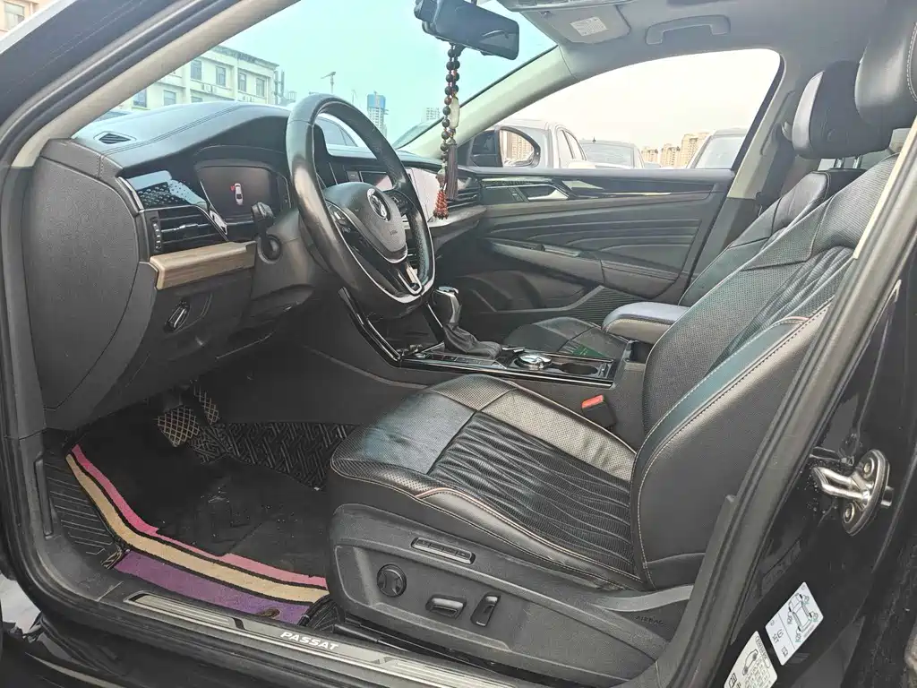 Volkswagen Passat 2019 380TSI Luxury VI
