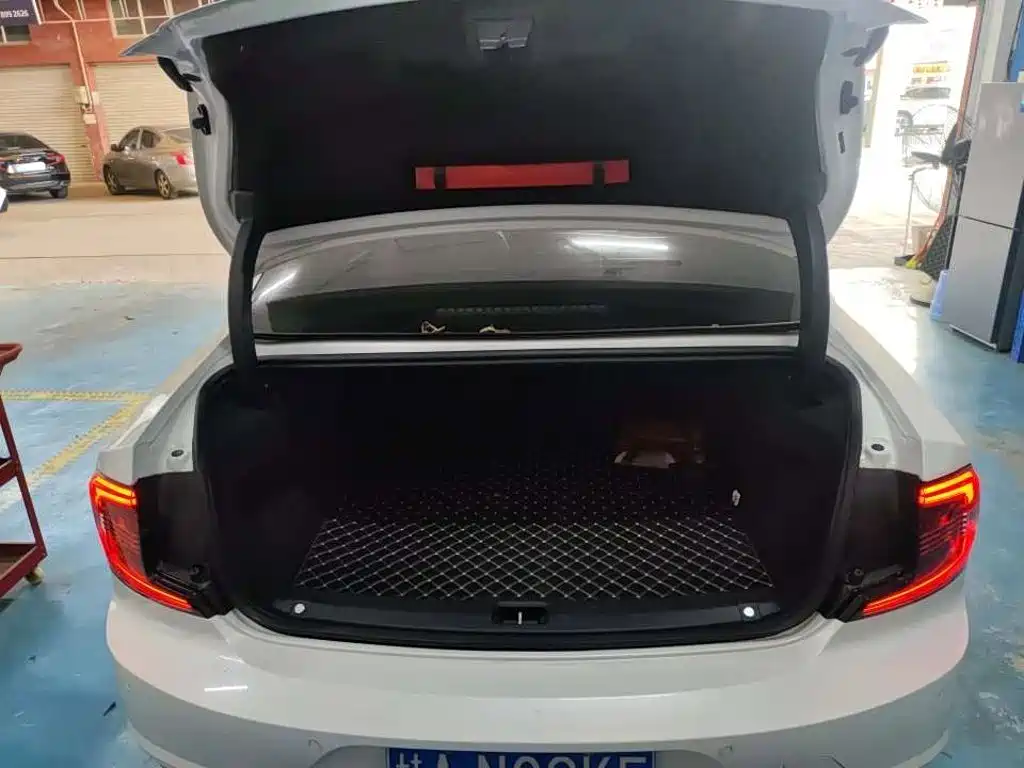 Volvo S90 — миниатюра 10