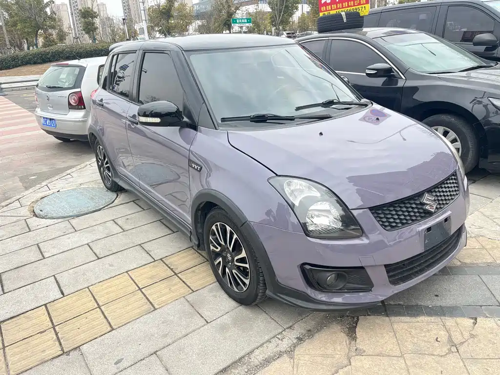 SUZUKI SWIFT