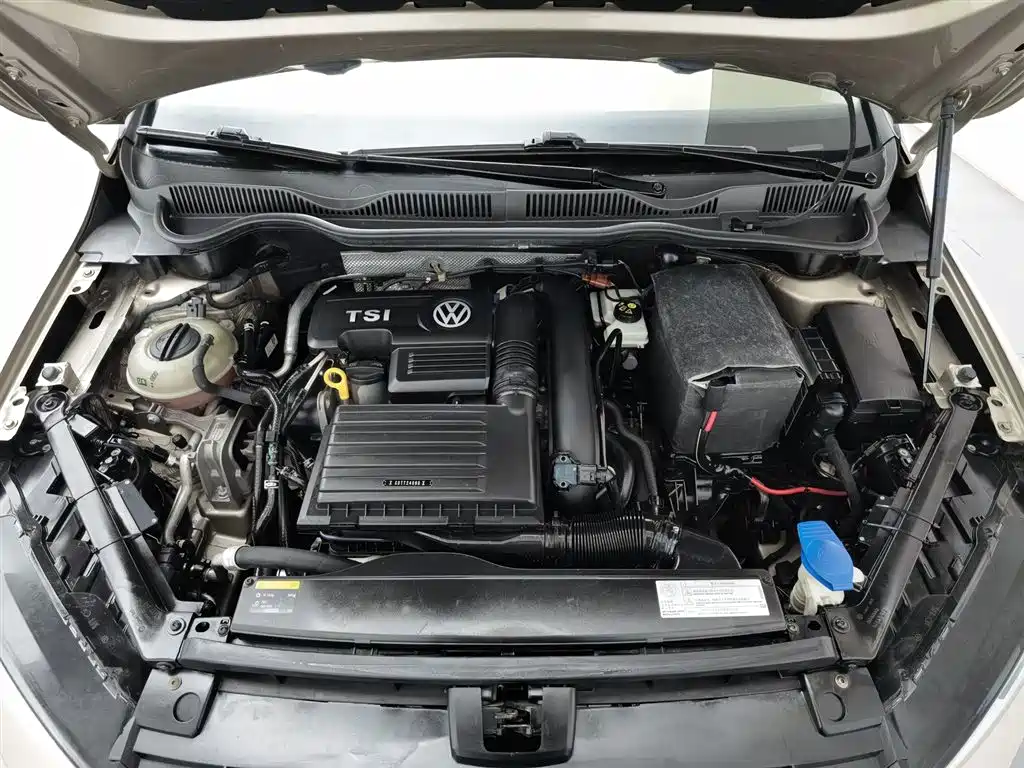 VOLKSWAGEN GOLF*JIAYU