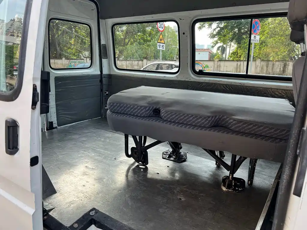 Ford Transit Classic — миниатюра 11