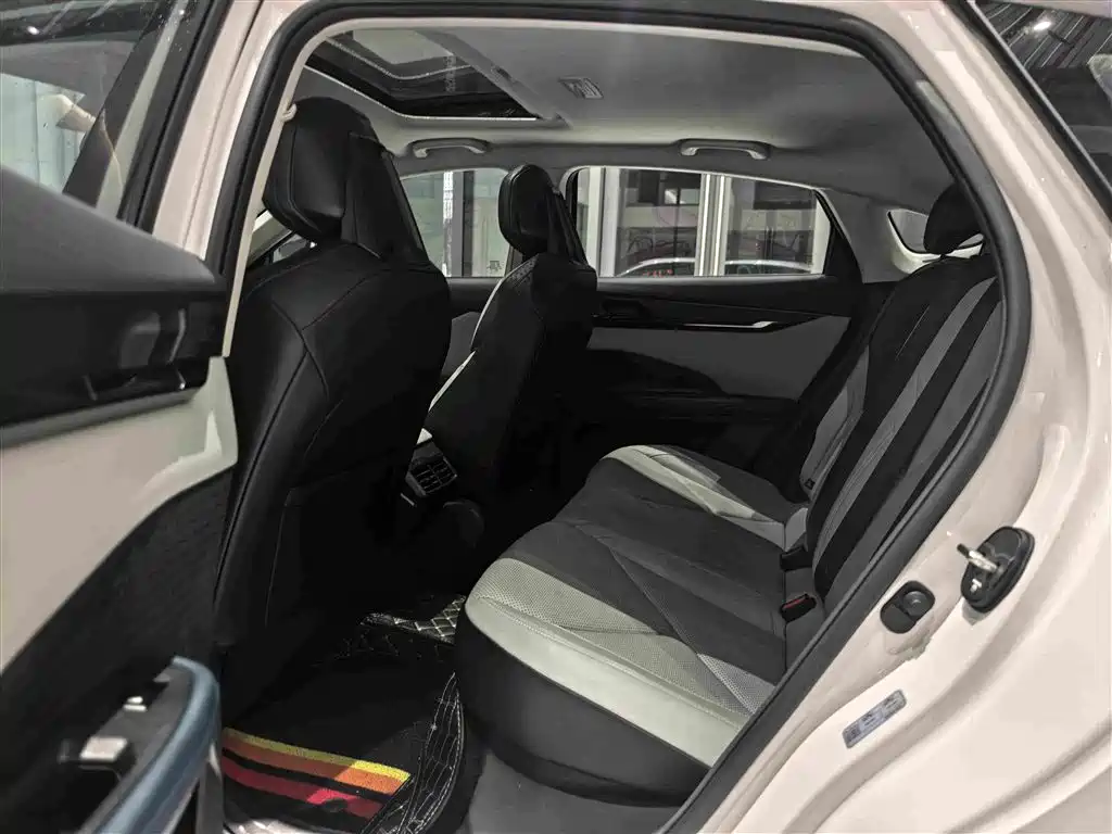 Changan UNI-V iDD — миниатюра 5