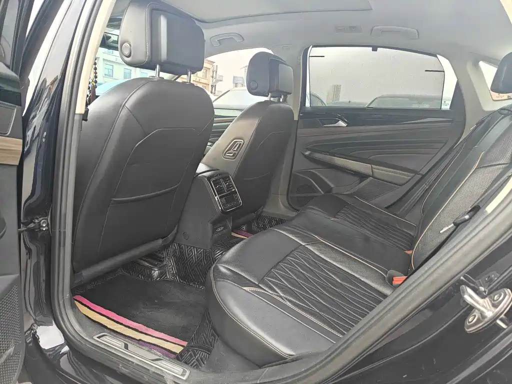 Volkswagen Passat 2019 380TSI Luxury VI