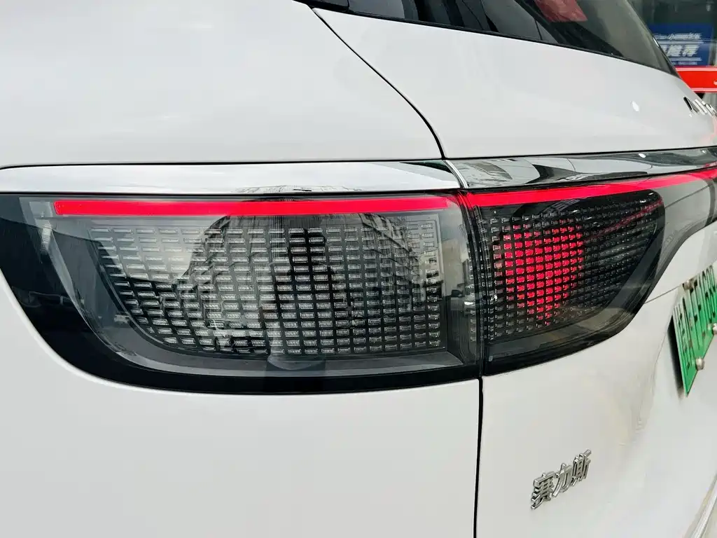 AITO AITO M8 — миниатюра 7