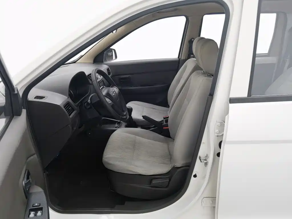 Wuling Hongguang — миниатюра 10