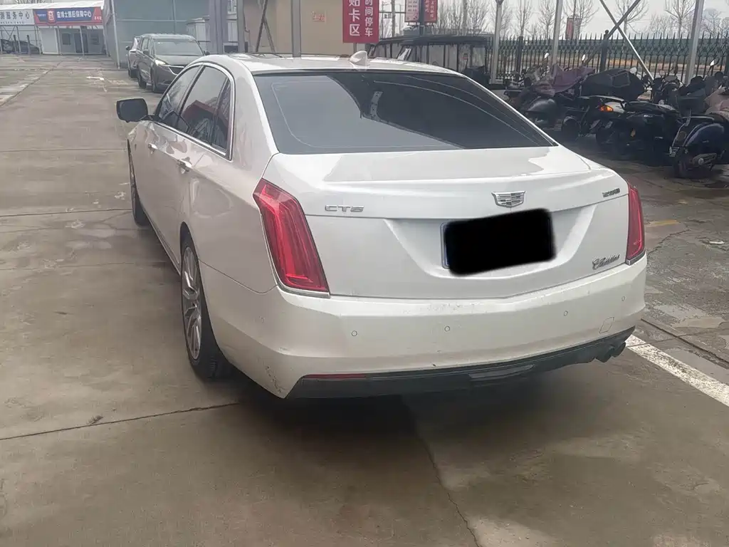 CADILLAC CT6