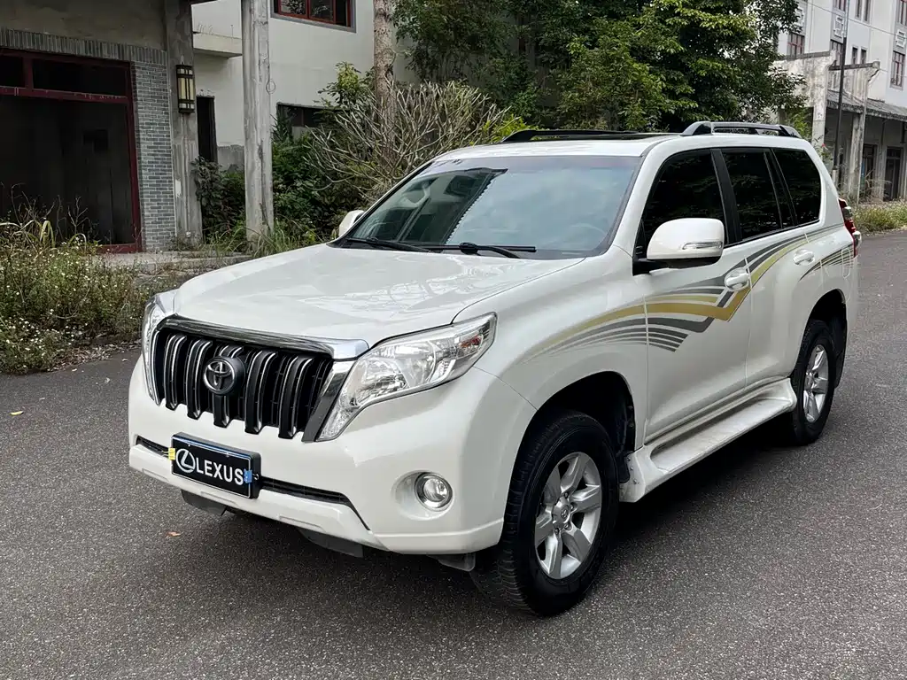 TOYOTA PRADO