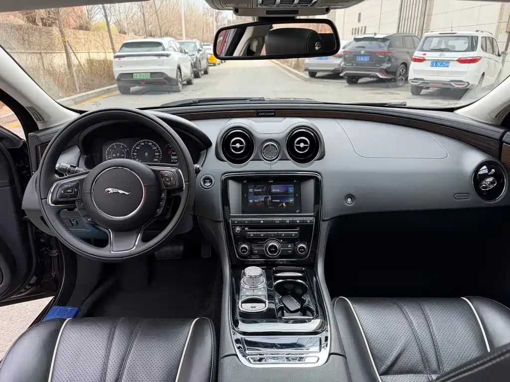 Jaguar XJ 2016 XJL 3.0 SC Premium