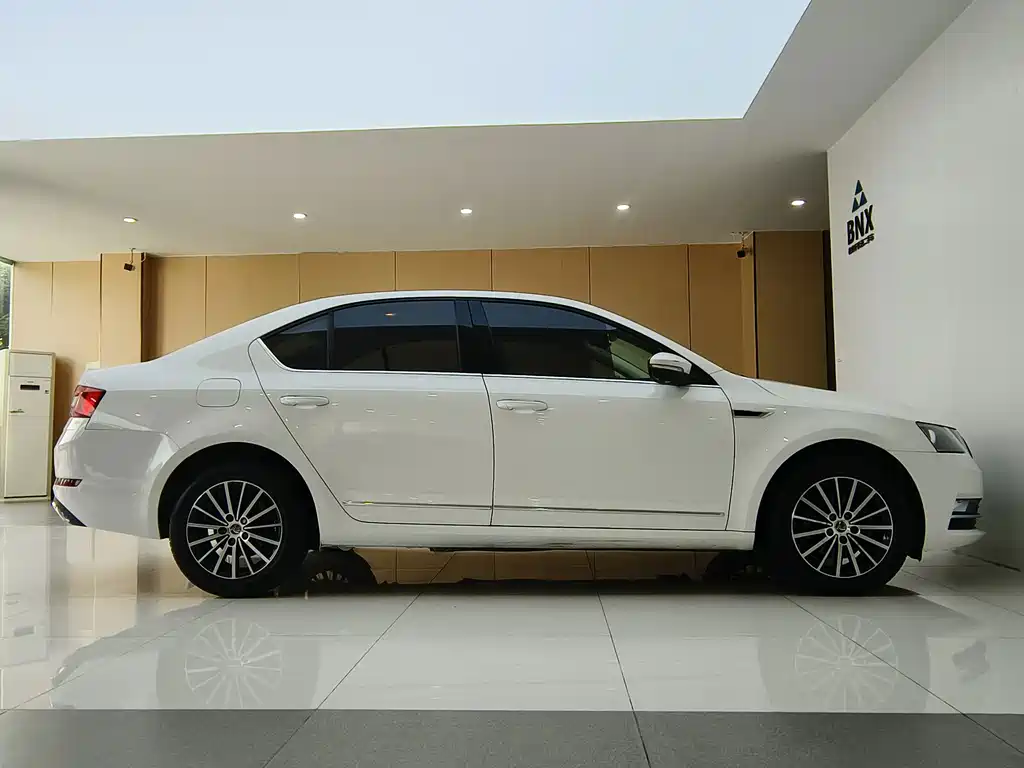 Skoda Octavia — миниатюра 3
