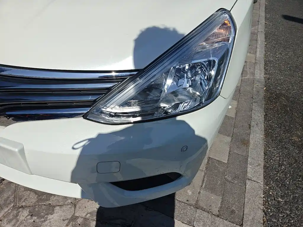 Nissan Livina — миниатюра 24