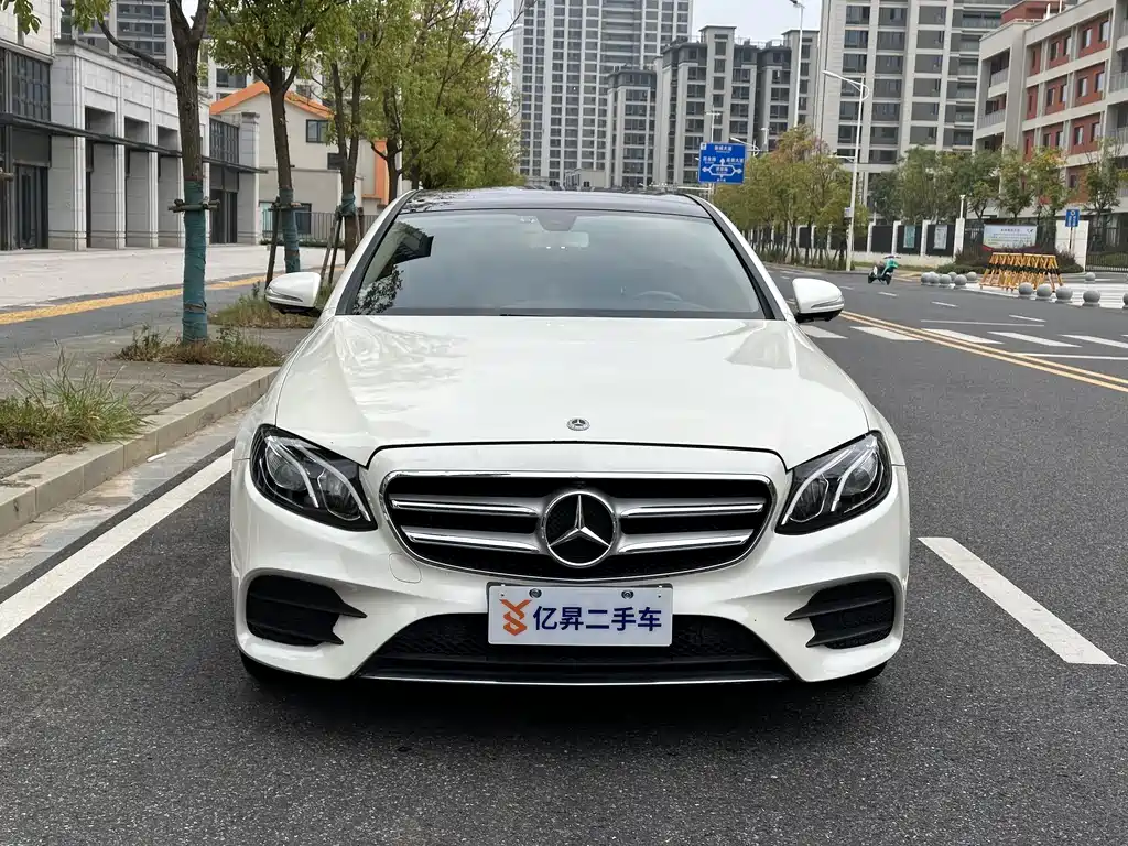 MERCEDES-BENZ E CLASS