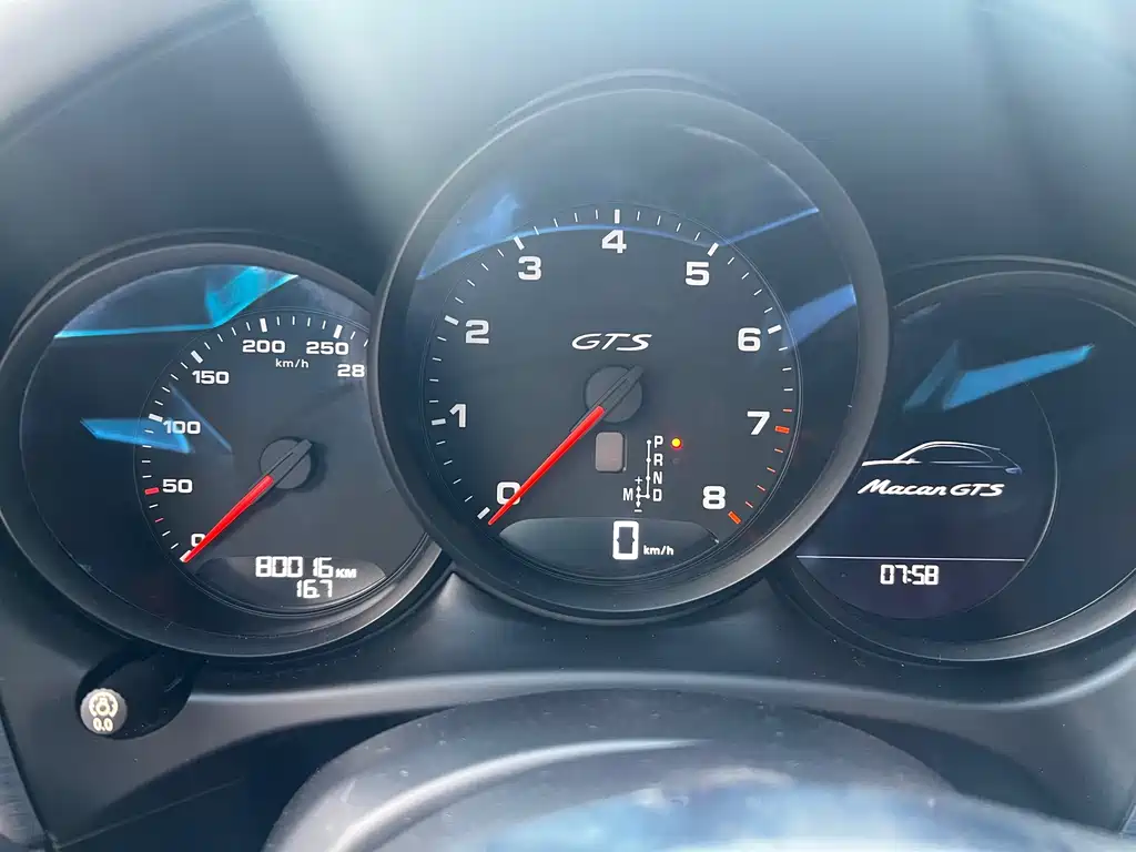 Porsche Macan — миниатюра 4