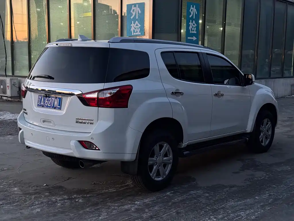 ISUZU MU X SHEPHERD RANGER