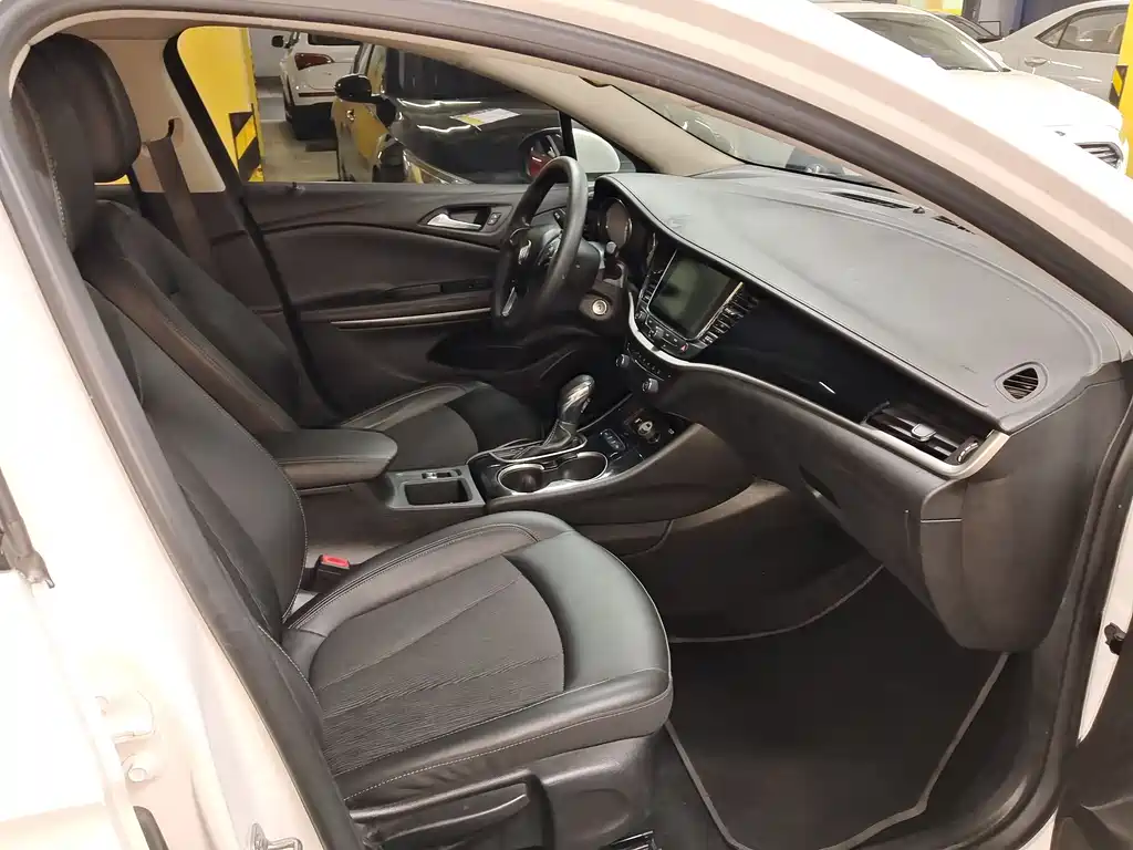 Buick Verano Sedan 20T DCT Leading Type, фото 10