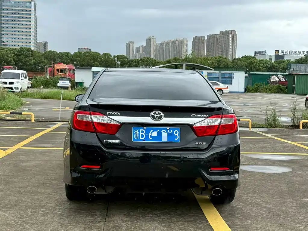 Toyota Camry — миниатюра 5