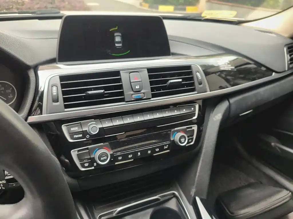 BMW 3 Series — миниатюра 9