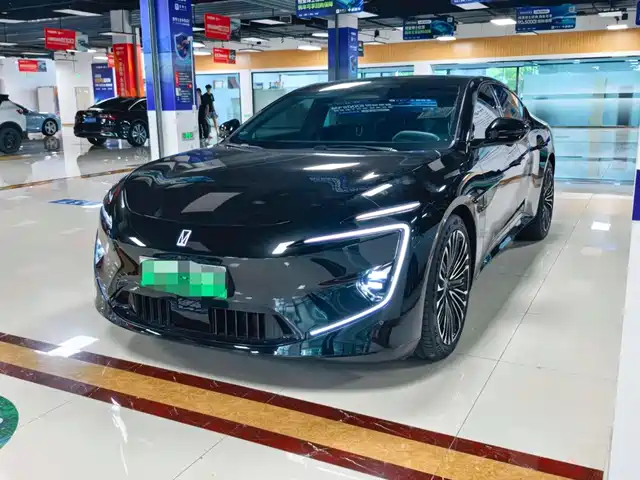 2026 Avatr 12