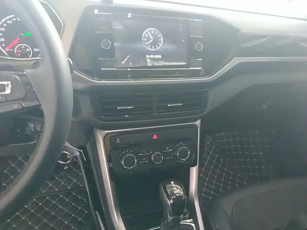 Volkswagen T-Cross — миниатюра 13
