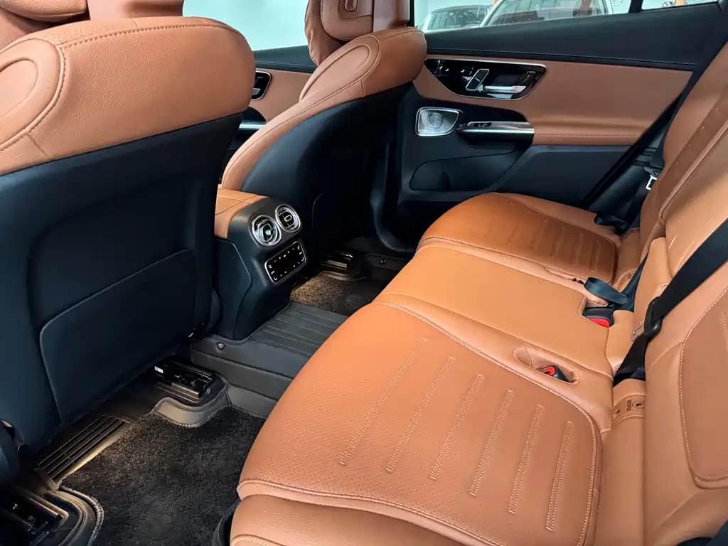 Mercedes-Benz GLC 2023 GLC 300 L 4MATIC Luxury 7 мест