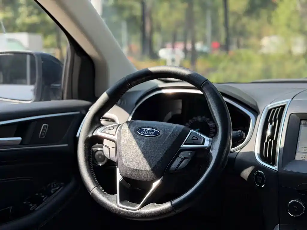 Ford Edge — миниатюра 15