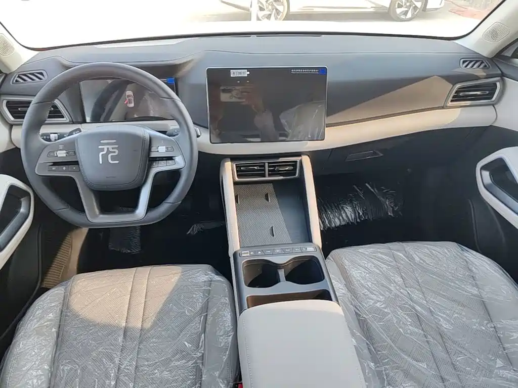 BYD Yuan UP — миниатюра 10
