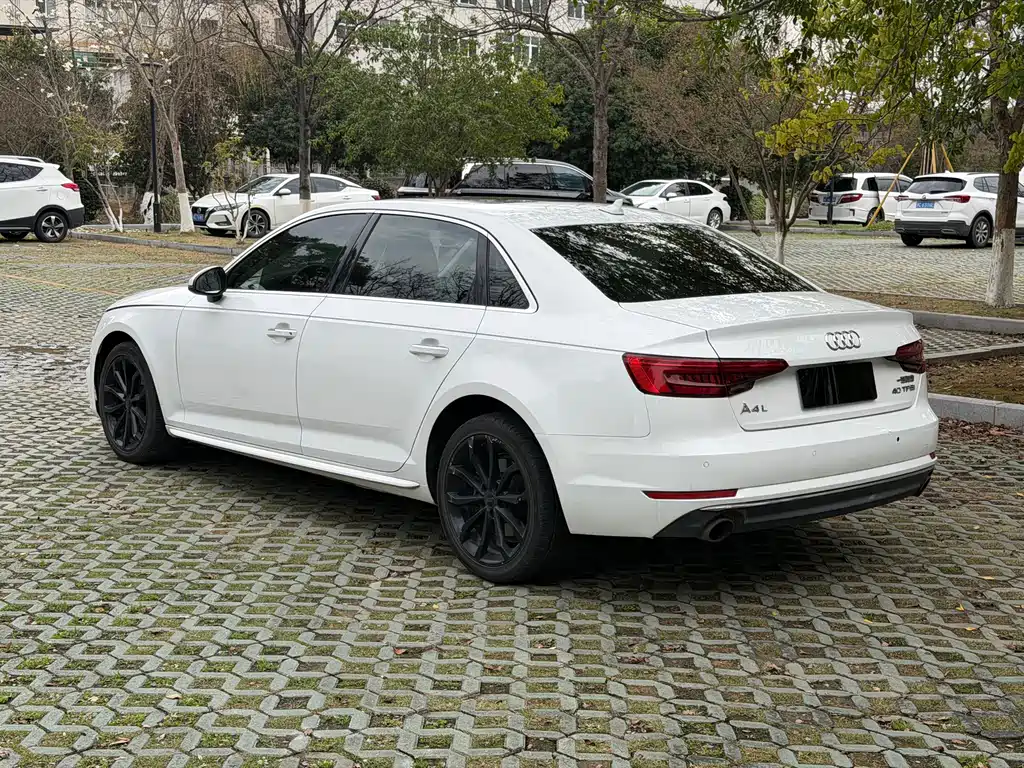 AUDI A4L