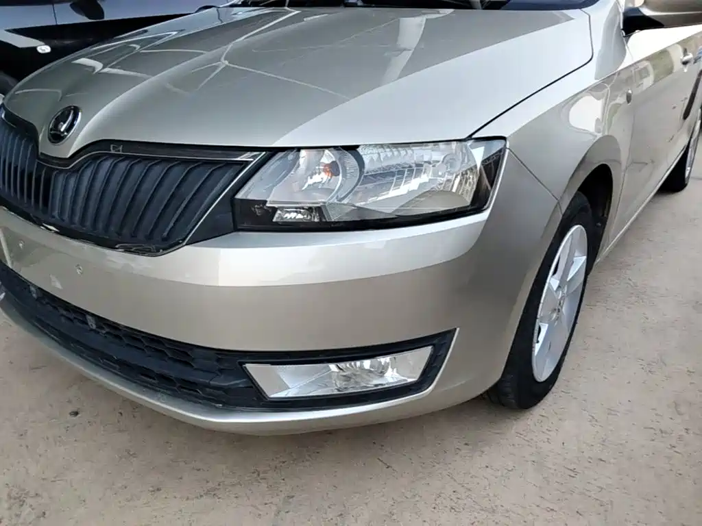 Skoda Rapid — миниатюра 24